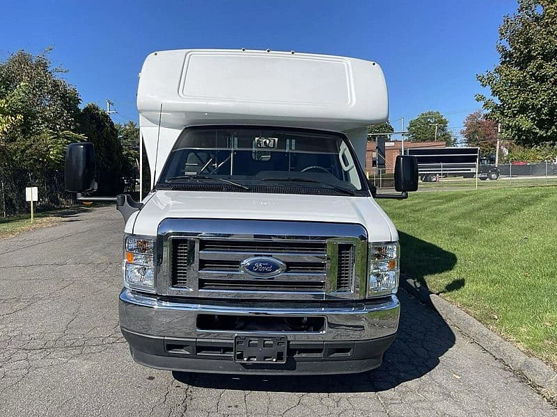 2024 Turtletop Odyssey ADA Shuttle Bus - Image 2