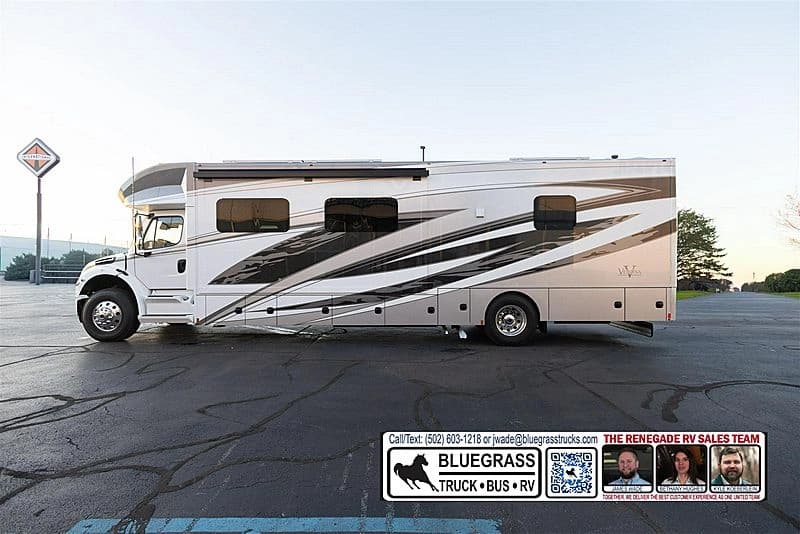 2026 Cummins 6.7L Motorhome - Image 2