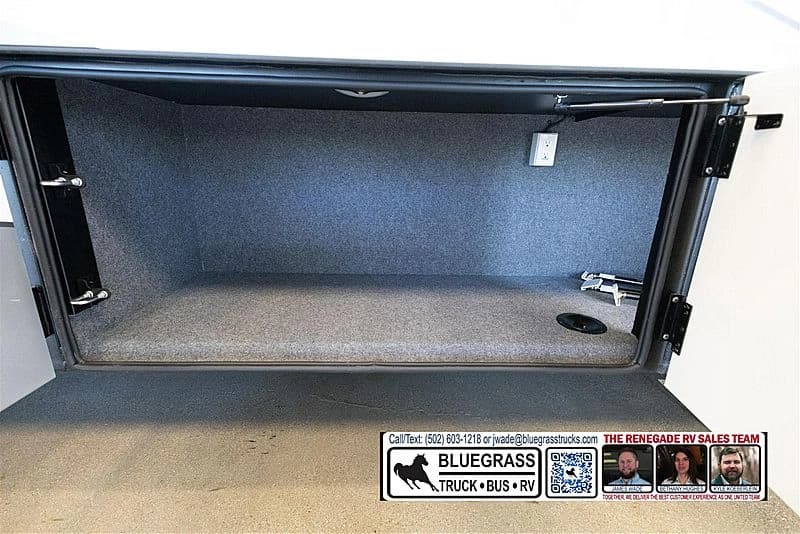 2026 Cummins 6.7L Motorhome - Image 23