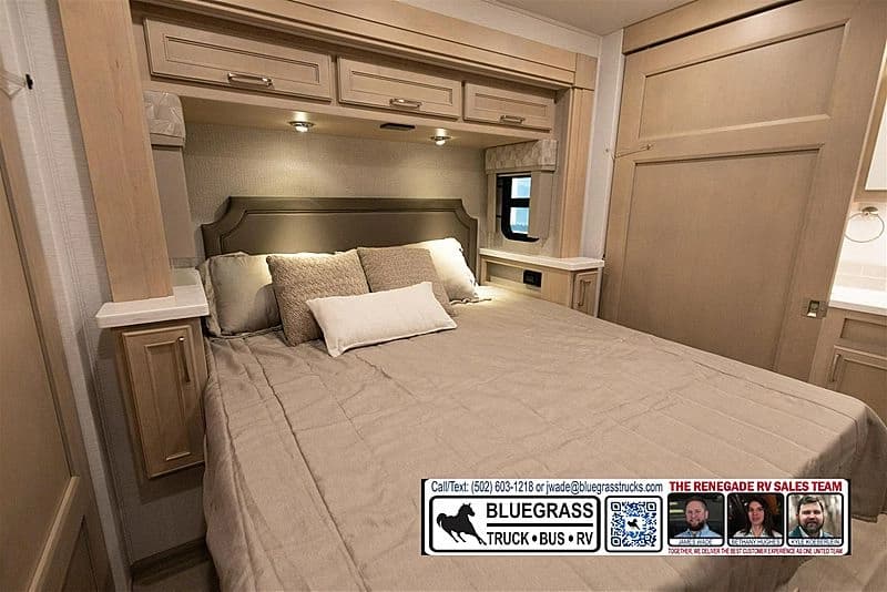 2026 Cummins 6.7L Motorhome - Image 34