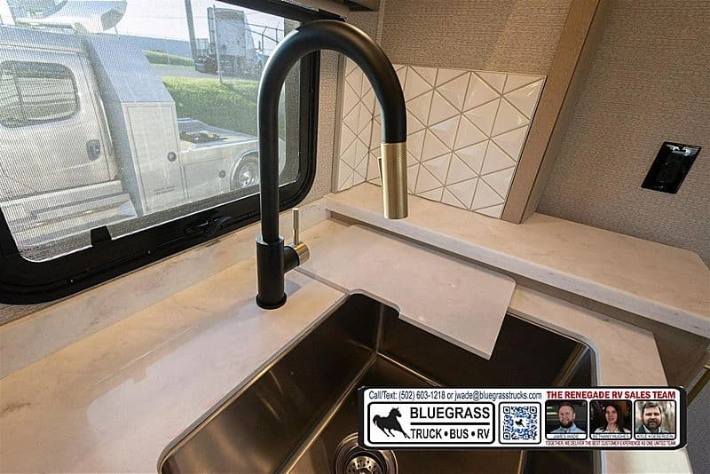 2026 Cummins B6.7 Motorhome - Image 18