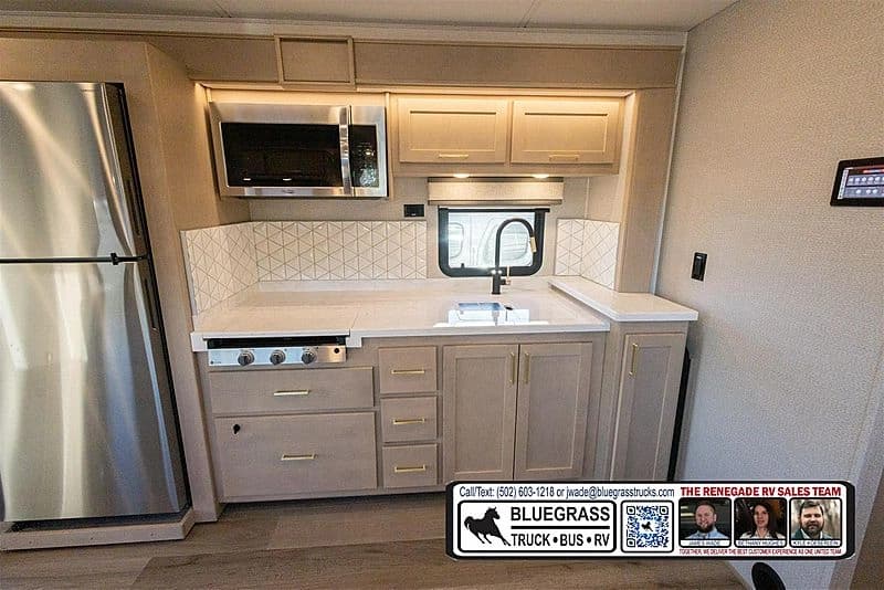 2026 Cummins B6.7 Motorhome - Image 25