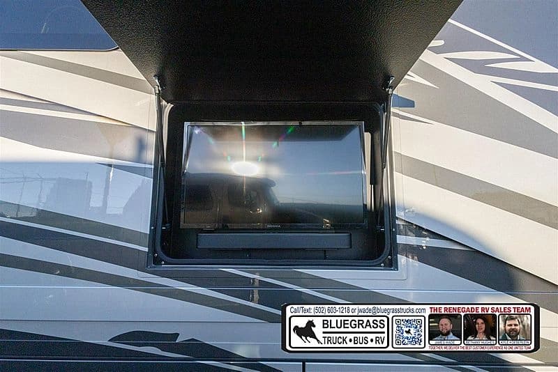 2026 Cummins B6.7 Motorhome - Image 28