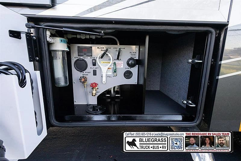 2026 Cummins B6.7 Motorhome - Image 33