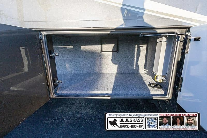 2026 Cummins B6.7 Motorhome - Image 35