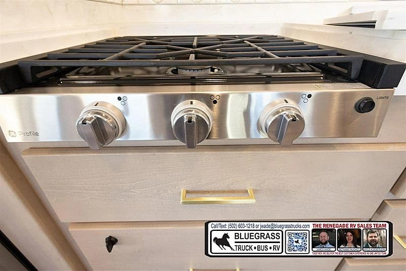 2026 Cummins B6.7 Motorhome - Image 37