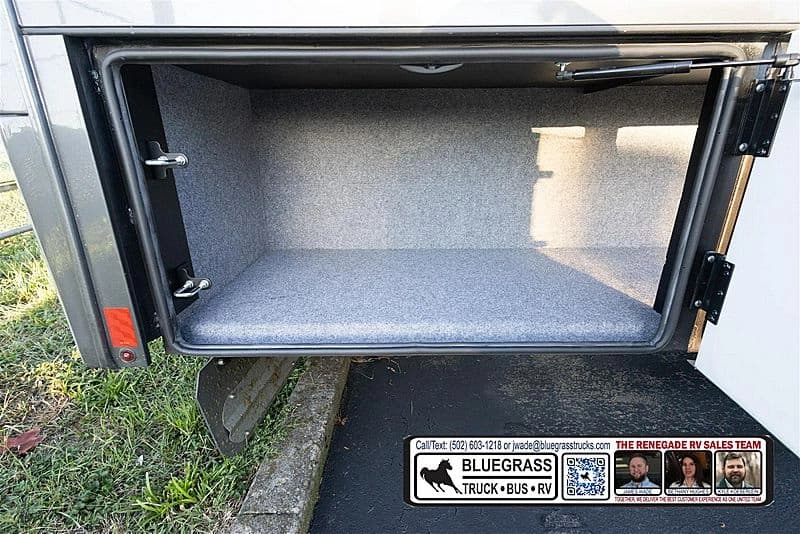 2026 Cummins B6.7 Motorhome - Image 41