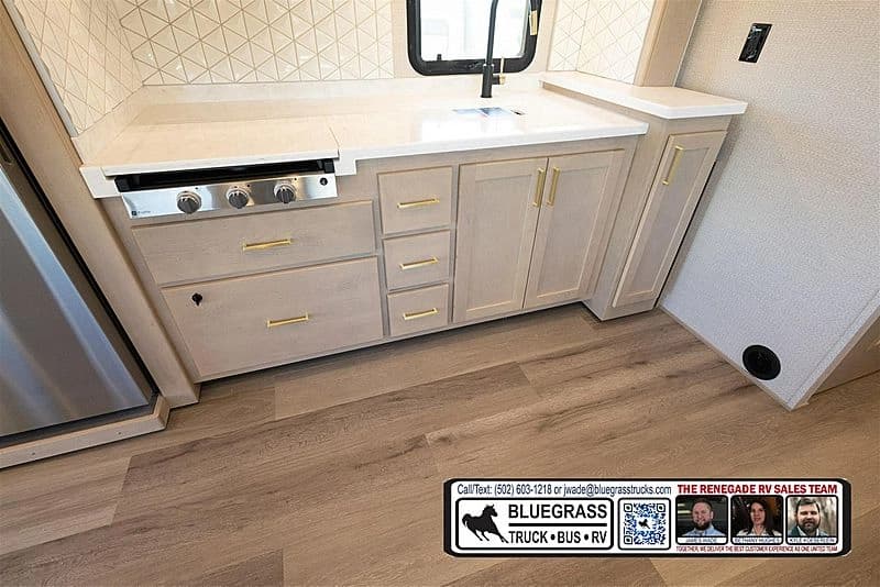 2026 Cummins B6.7 Motorhome - Image 54