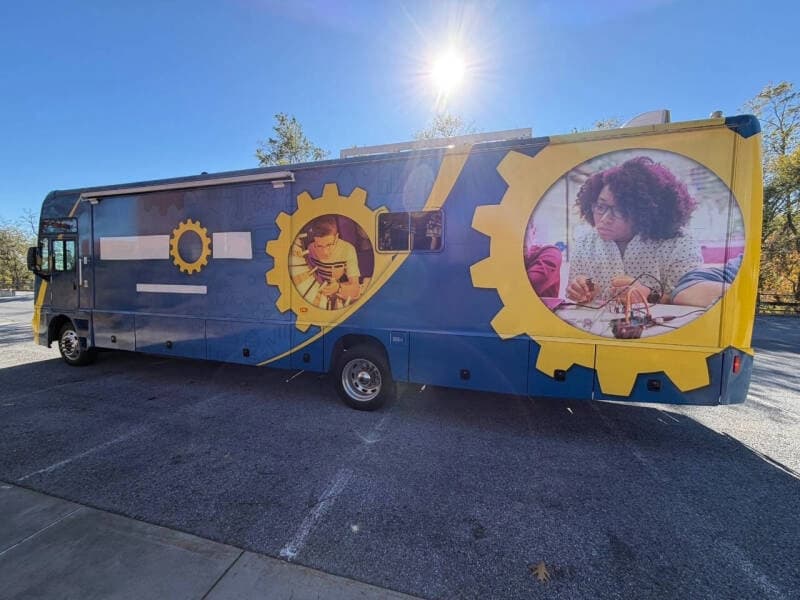 2010 Freightliner Mobile Classroom - Image 11