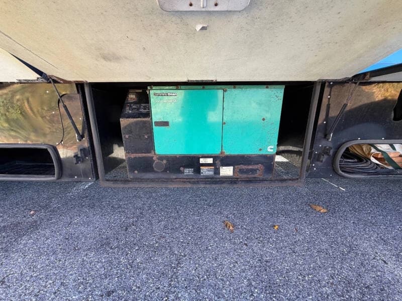 2010 Freightliner Mobile Classroom - Image 21