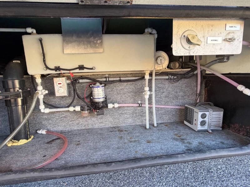 2010 Freightliner Mobile Classroom - Image 23