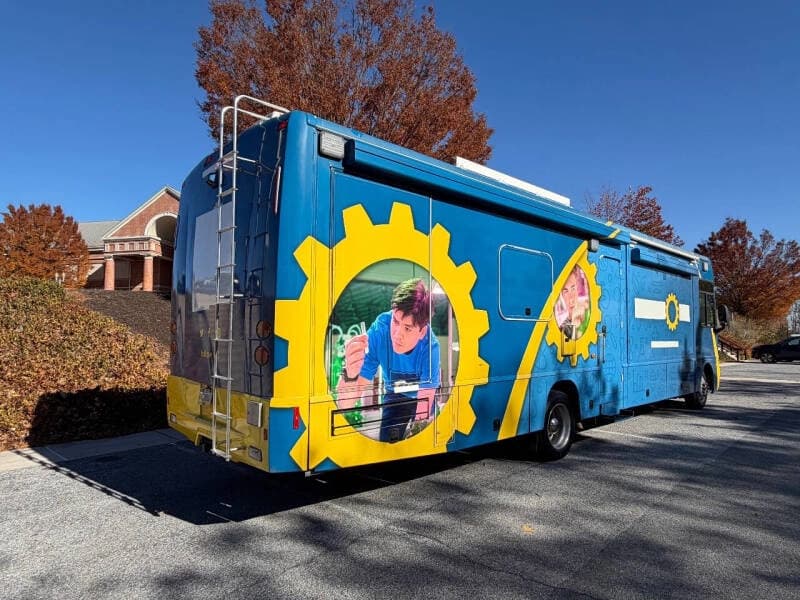 2010 Freightliner Mobile Classroom - Image 5