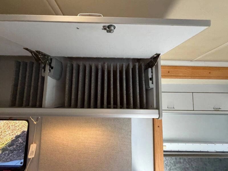 2010 Freightliner Mobile Classroom - Image 42