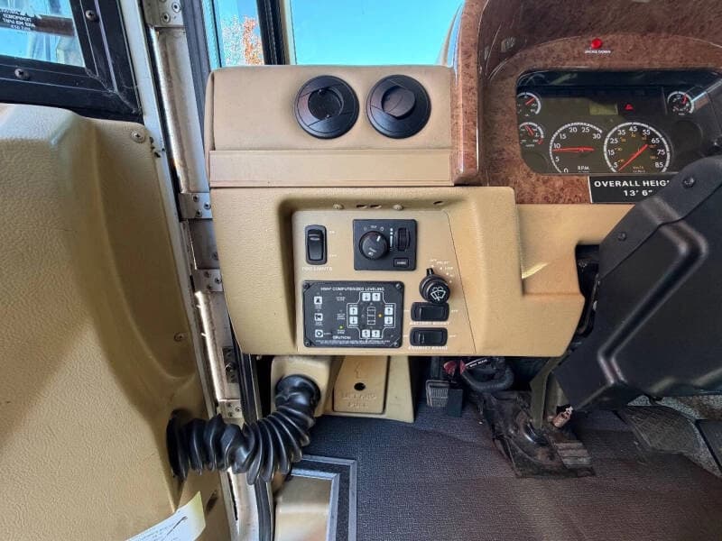 2010 Freightliner Mobile Classroom - Image 65