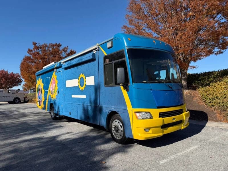 2010 Freightliner Mobile Classroom - Image 80