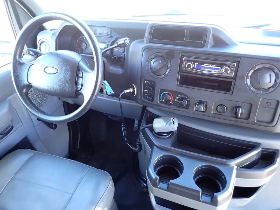 2010 Starcraft Allstar Shuttle Bus - Image 8