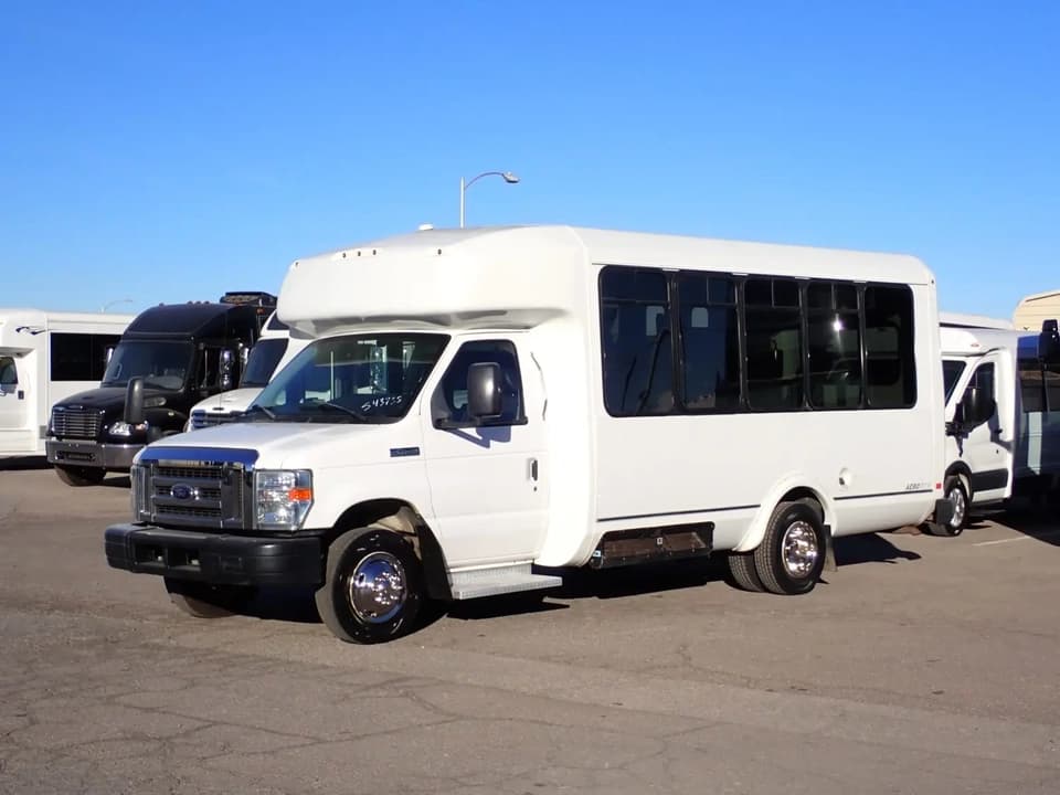2019 ElDorado Aerotech ADA Shuttle Bus - Image 2