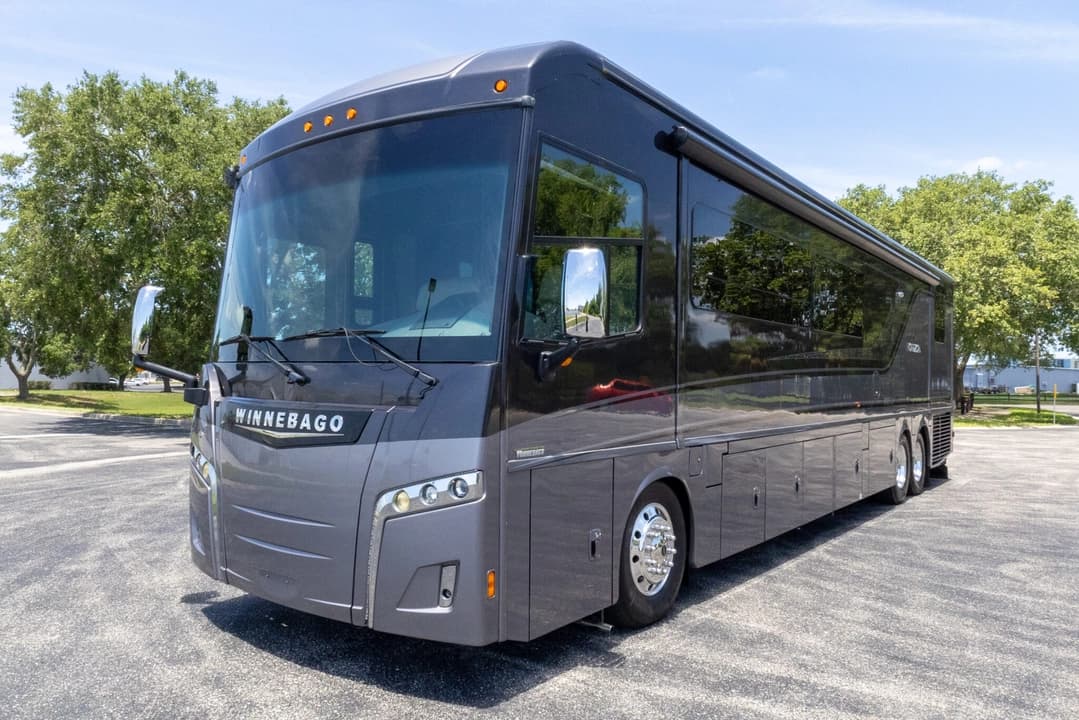 2019 Winnebago Horizon Motorhome - Image 11