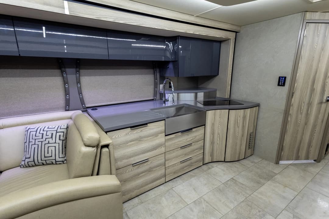 2019 Winnebago Horizon Motorhome - Image 19