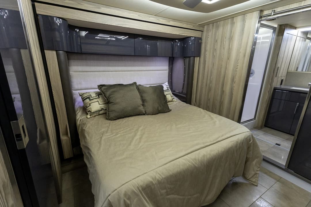 2019 Winnebago Horizon Motorhome - Image 25
