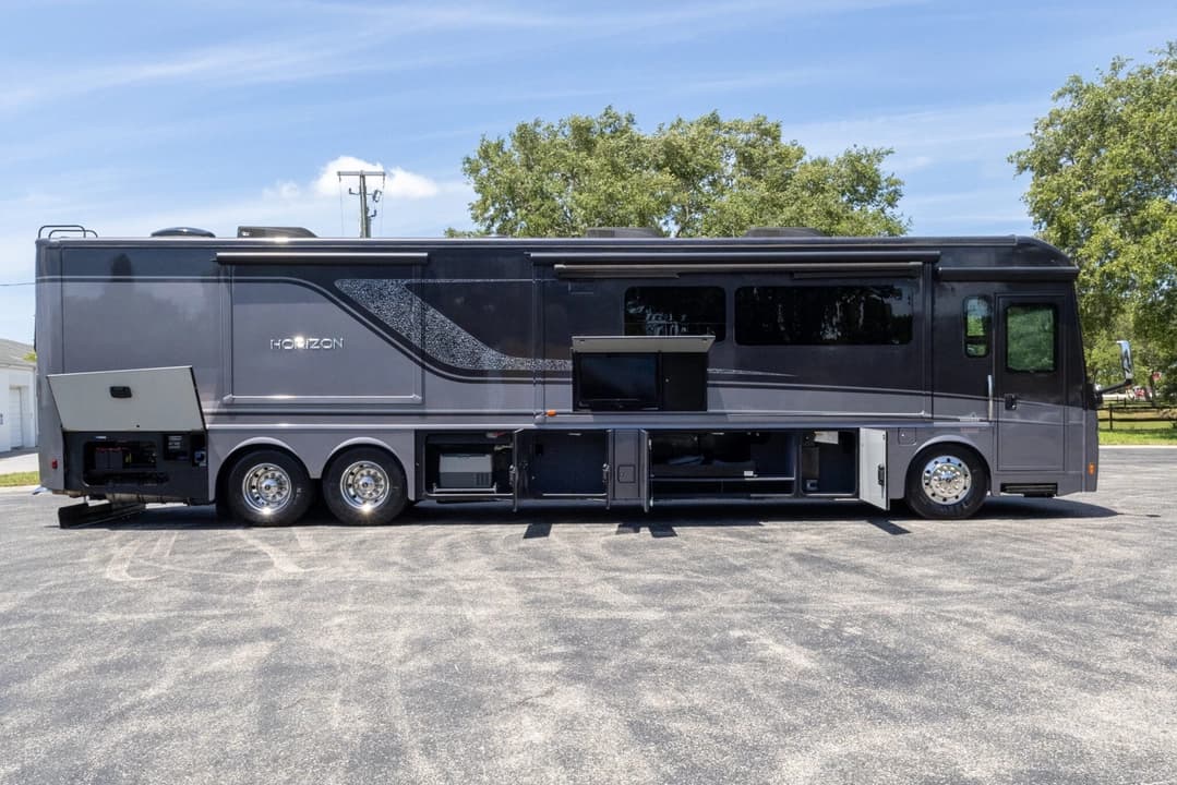 2019 Winnebago Horizon Motorhome - Image 33