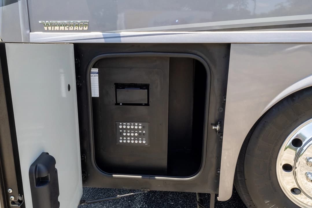 2019 Winnebago Horizon Motorhome - Image 41