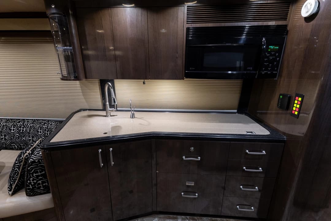 2008 Prevost H3-45 Motorhome - Image 19