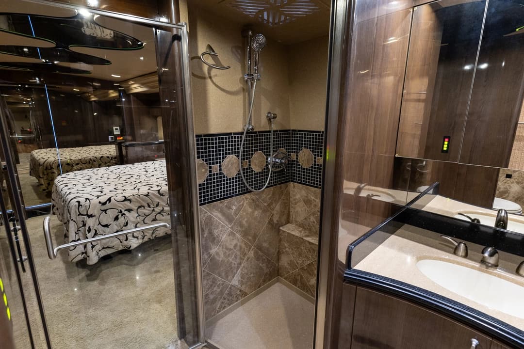 2008 Prevost H3-45 Motorhome - Image 24