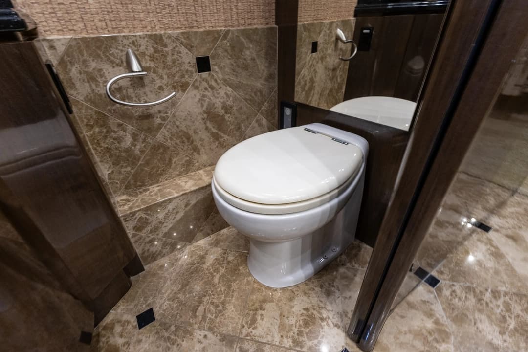 2008 Prevost H3-45 Motorhome - Image 26