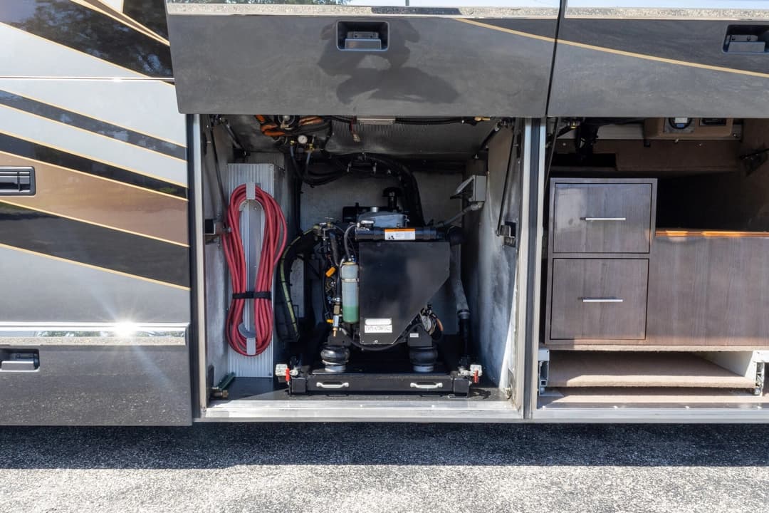 2008 Prevost H3-45 Motorhome - Image 37