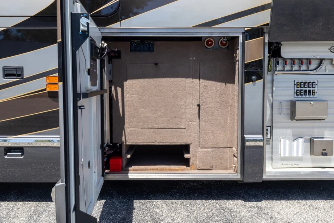 2008 Prevost H3-45 Motorhome - Image 44