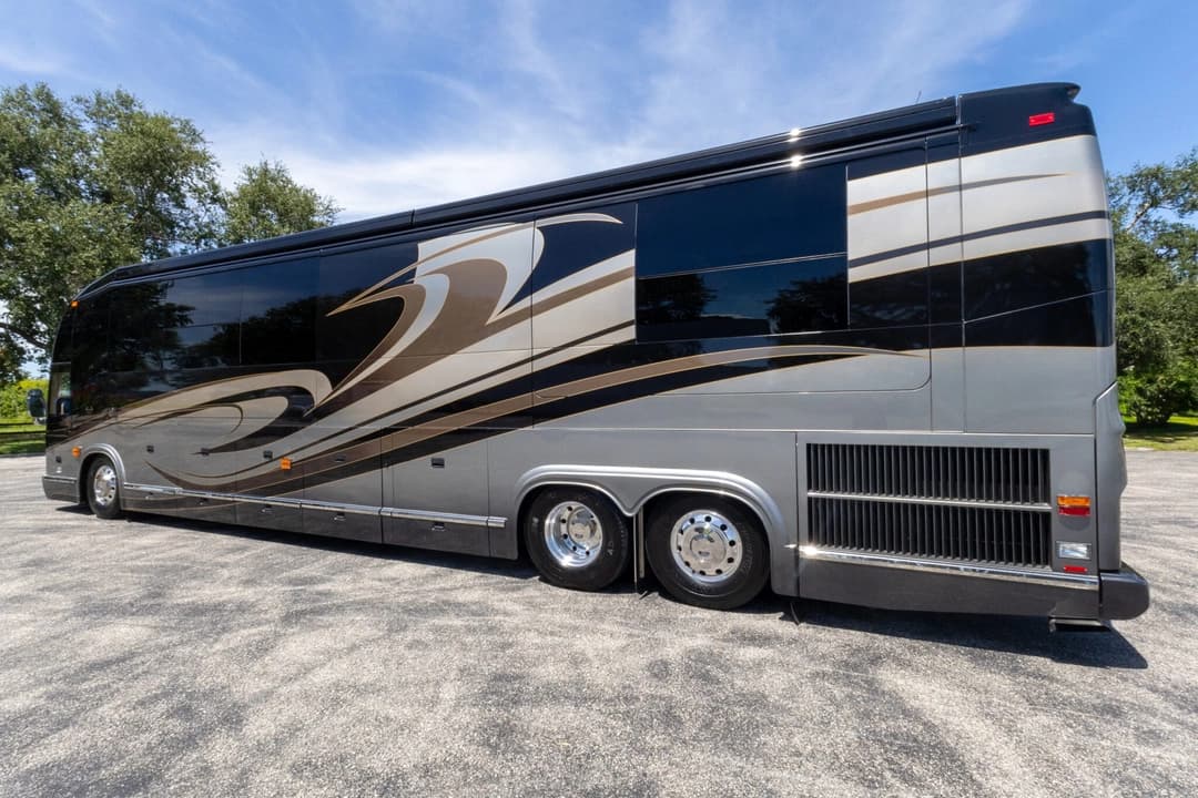2008 Prevost H3-45 Motorhome - Image 8