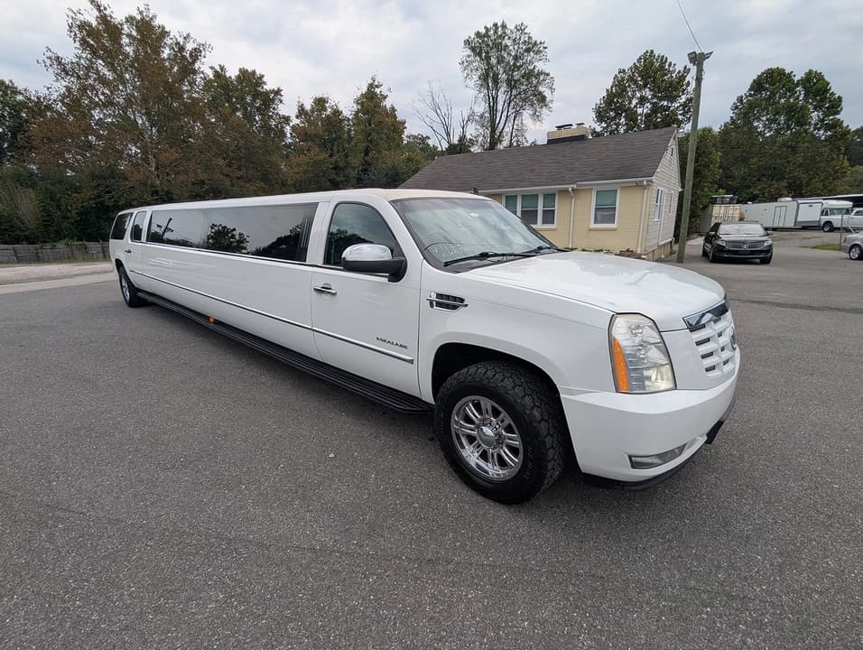 2009 Executive Coach Builders Suburbalade SUV Stretch - Image 2