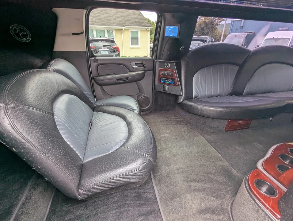 2009 Executive Coach Builders Suburbalade SUV Stretch - Image 3