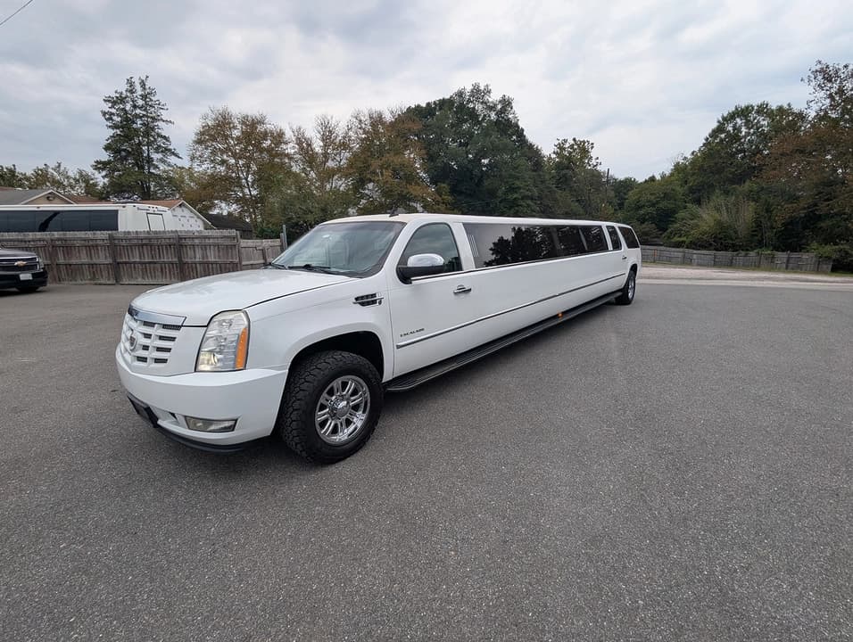 2009 Executive Coach Builders Suburbalade SUV Stretch - Image 6