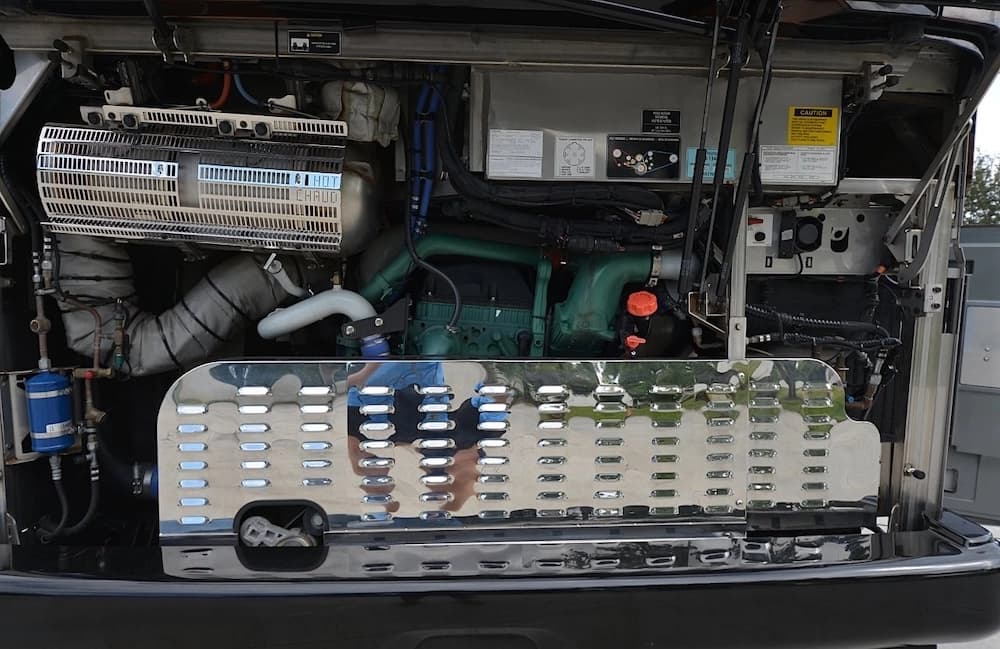 2016 Prevost Liberty Elegant Lady H3-45 Motorcoach - Image 12