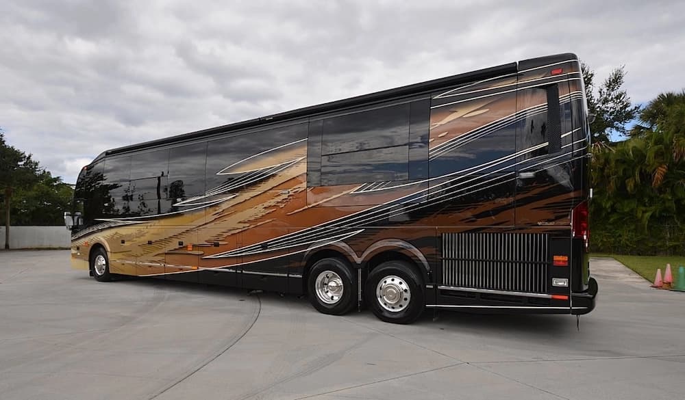 2016 Prevost Liberty Elegant Lady H3-45 Motorcoach - Image 16
