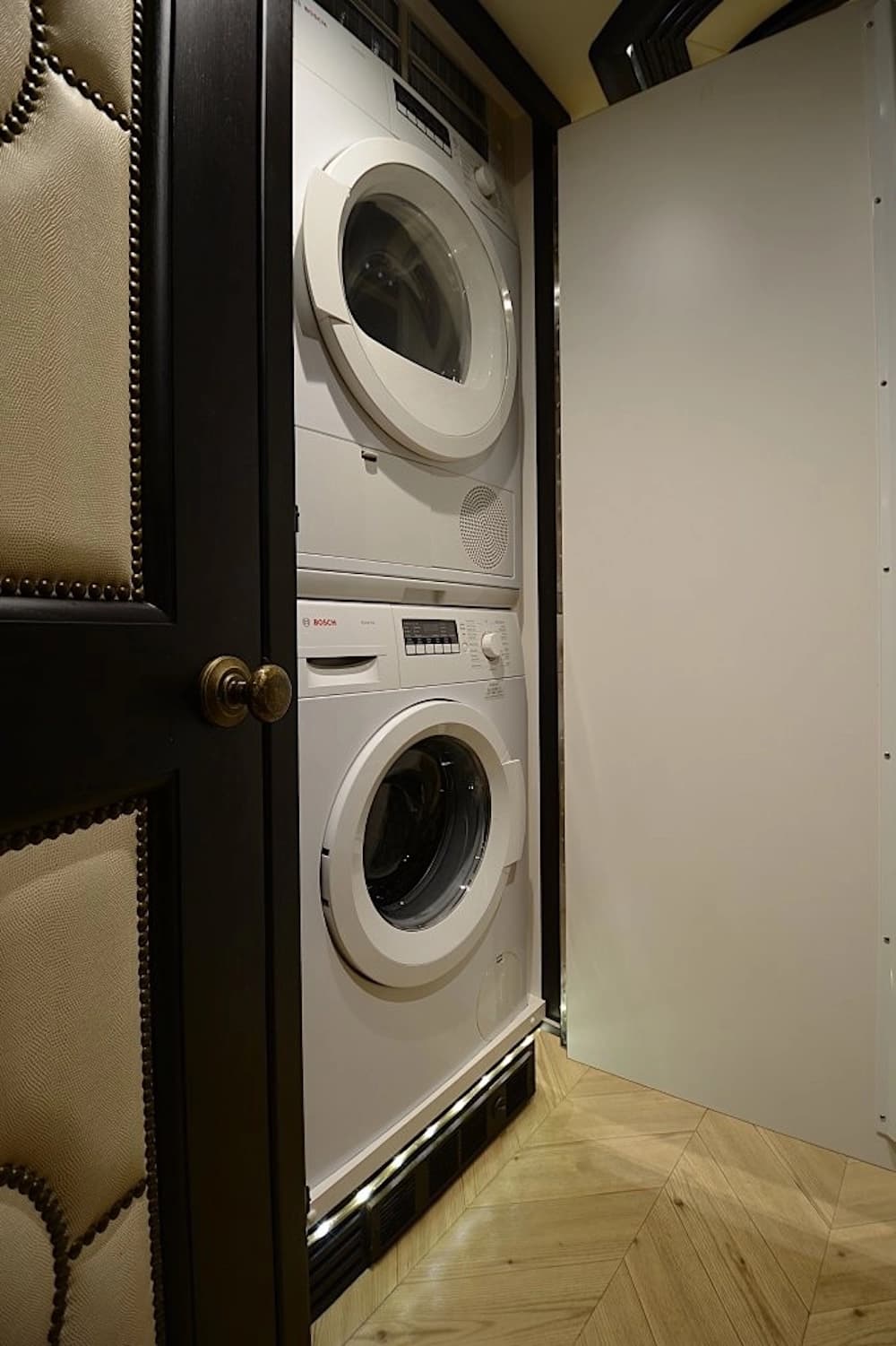 2016 Prevost Liberty Elegant Lady H3-45 Motorcoach - Image 30