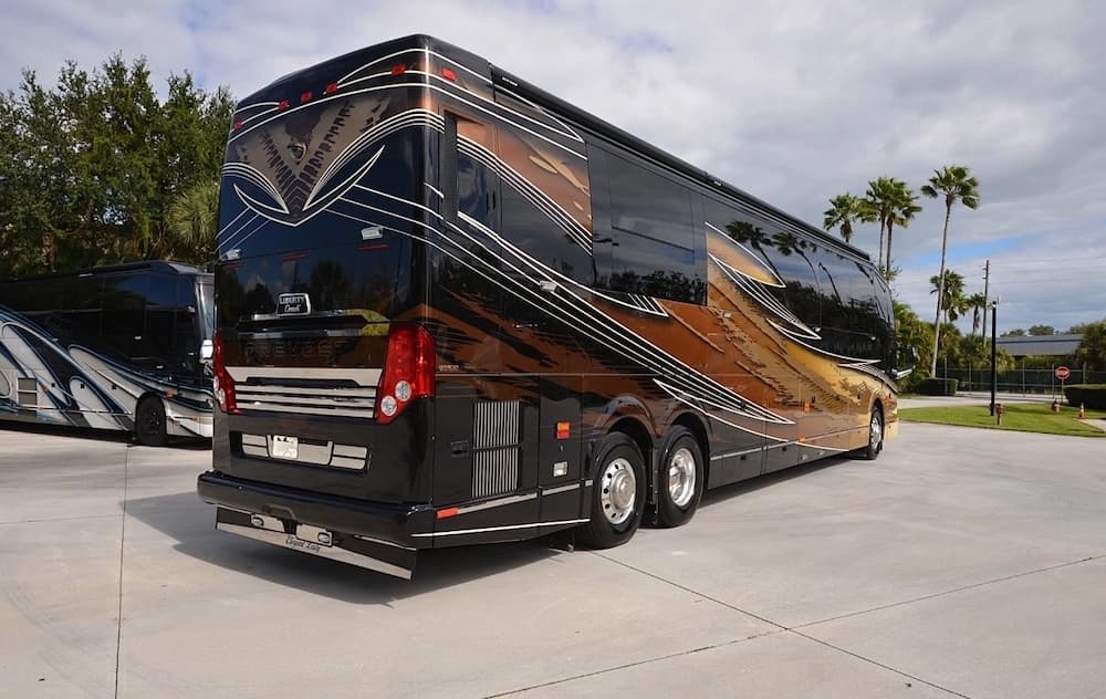 2016 Prevost Liberty Elegant Lady H3-45 Motorcoach - Image 5