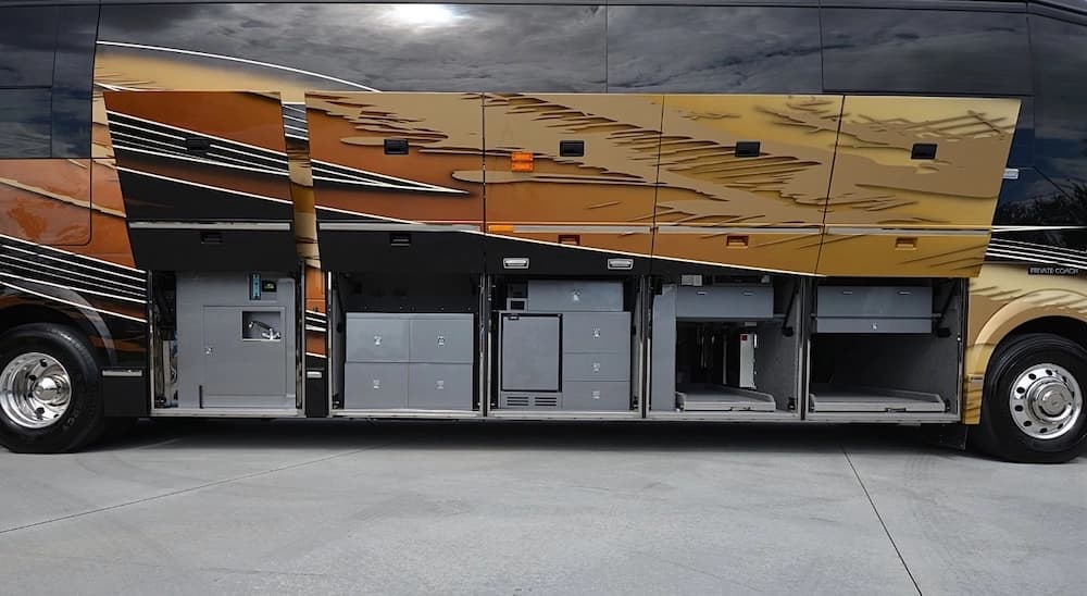 2016 Prevost Liberty Elegant Lady H3-45 Motorcoach - Image 6