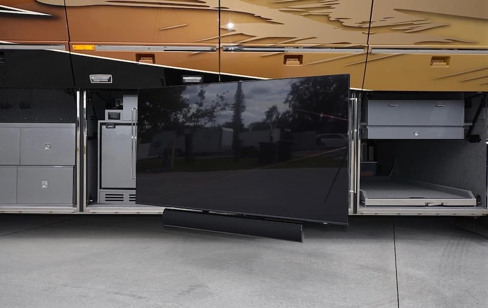 2016 Prevost Liberty Elegant Lady H3-45 Motorcoach - Image 9