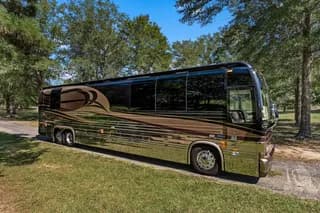 2003 Prevost XLII bus