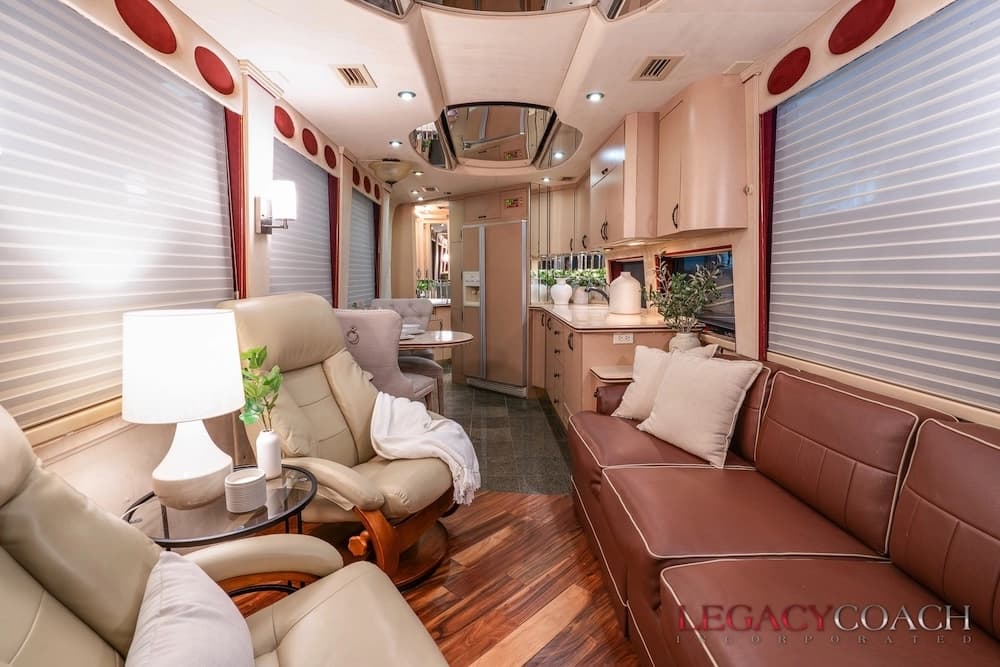 2001 Prevost Country Coach XLII Motorcoach - Image 2