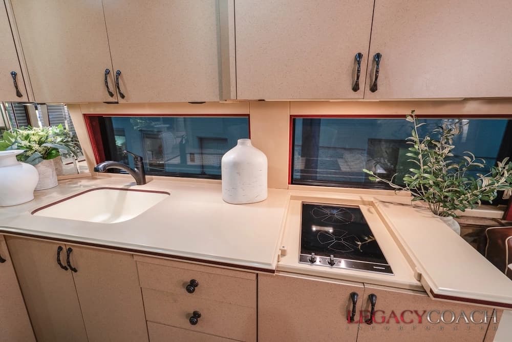 2001 Prevost Country Coach XLII Motorcoach - Image 11