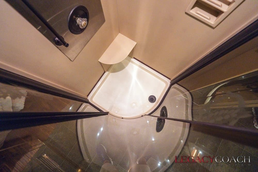 2001 Prevost Country Coach XLII Motorcoach - Image 19