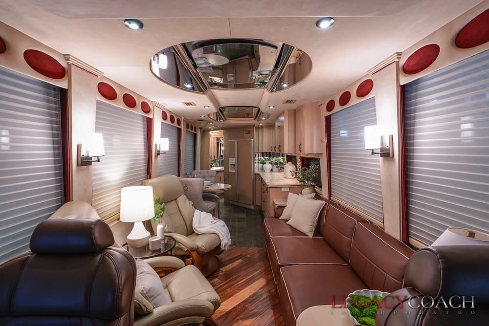 2001 Prevost Country Coach XLII Motorcoach - Image 3