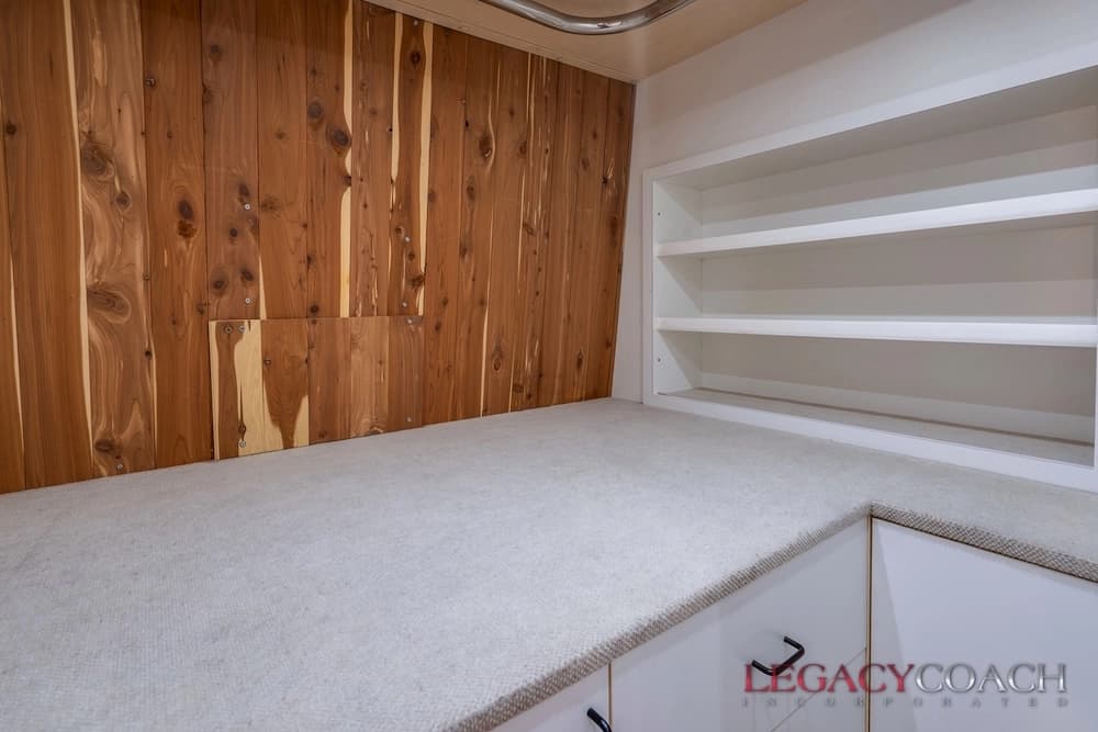 2001 Prevost Country Coach XLII Motorcoach - Image 21