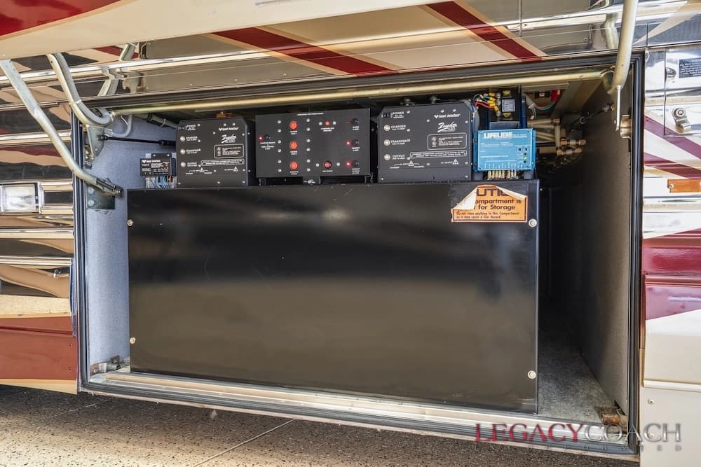 2001 Prevost Country Coach XLII Motorcoach - Image 40