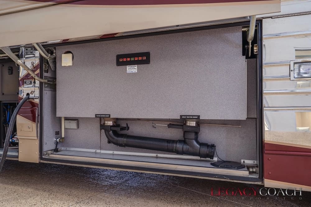 2001 Prevost Country Coach XLII Motorcoach - Image 42