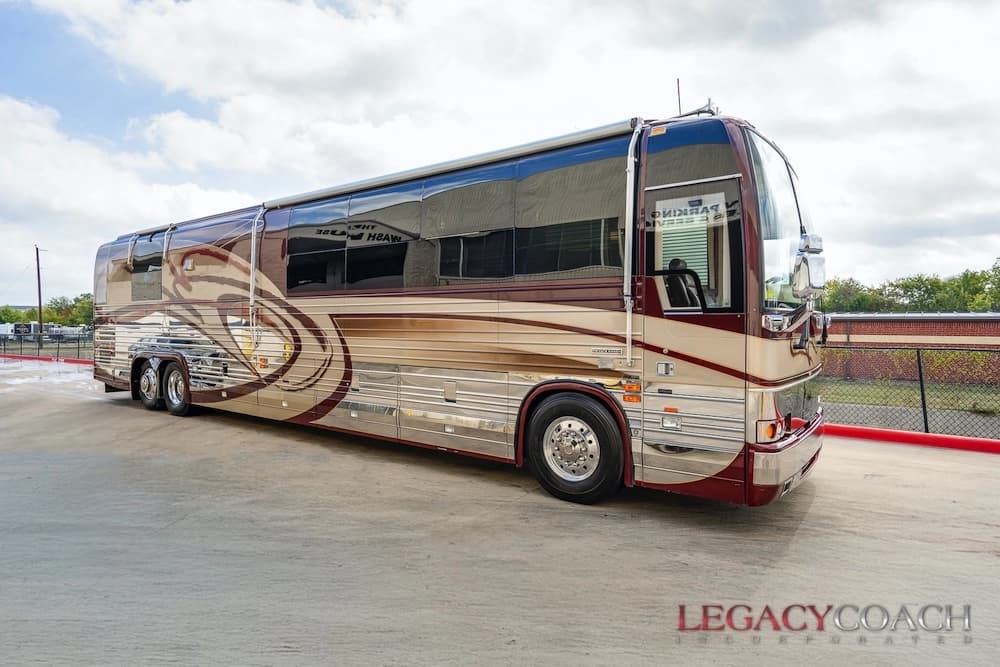 2001 Prevost Country Coach XLII Motorcoach - Image 48